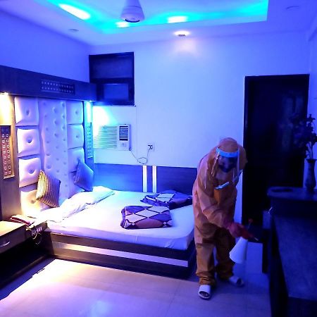 Hotel Peace Point - 1 Min Walking Distance From Station New Delhi Buitenkant foto