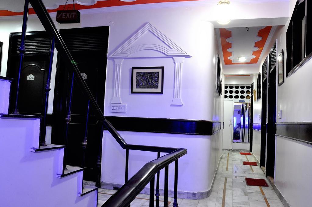 Hotel Peace Point - 1 Min Walking Distance From Station New Delhi Kamer foto