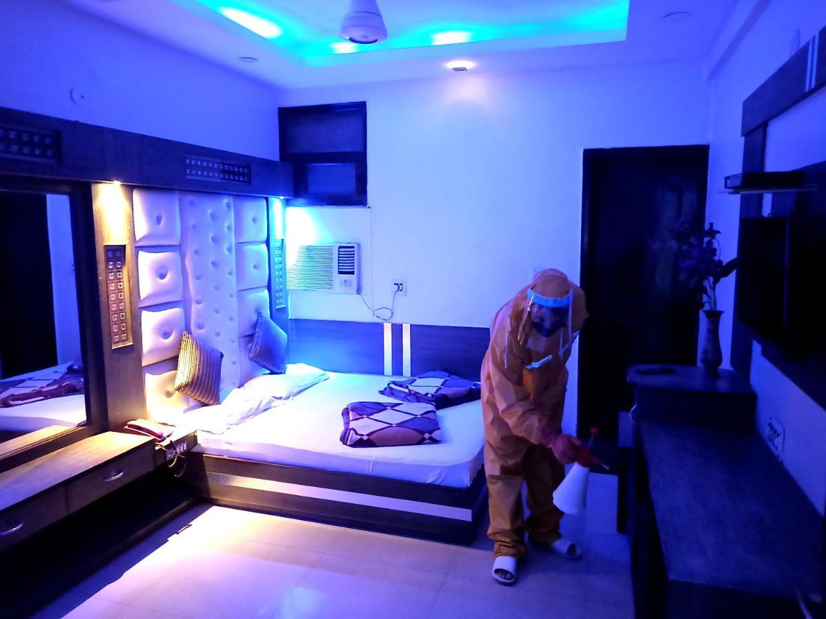 Hotel Peace Point - 1 Min Walking Distance From Station New Delhi Buitenkant foto