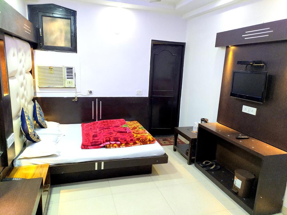 Hotel Peace Point - 1 Min Walking Distance From Station New Delhi Buitenkant foto