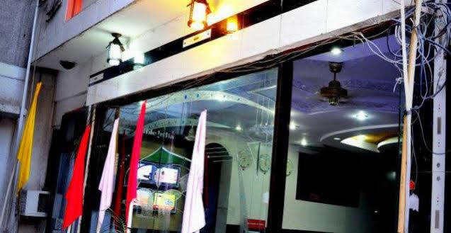 Hotel Peace Point - 1 Min Walking Distance From Station New Delhi Buitenkant foto